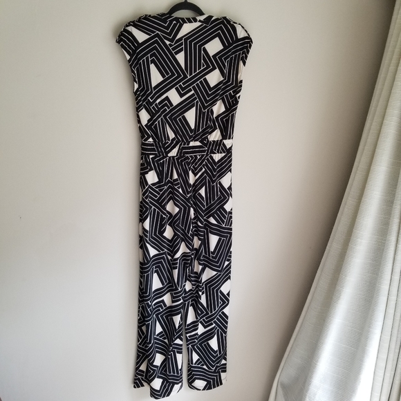 Emma and Michelle geometric pattern Jumpsuit - Picture 3 of 13